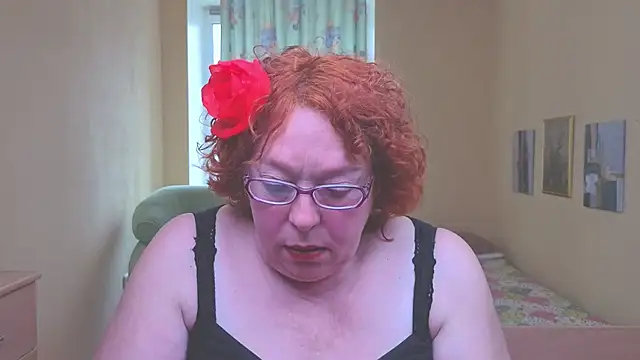 Snapshot of Fara_Flutte chatting on April 24, 2026, 6:26 am Fara Flutte online show from April 24, 2026, 6:26 am