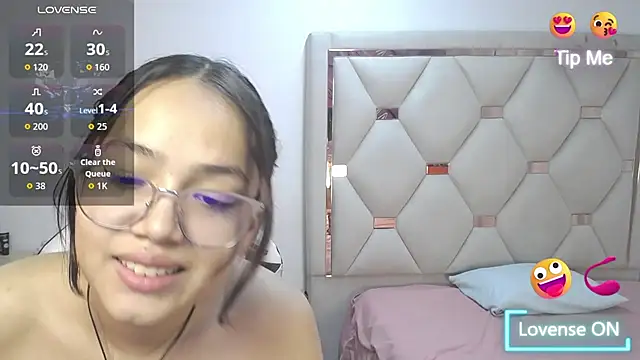 Zoe and jackk  online show from May 10, 2026, 8:33 pm