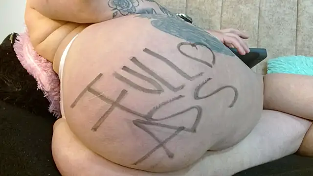 Melanie Slut nasty online show from May 7, 2026, 8:23 pm