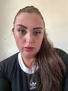 Snapshot of Shelly123Barrel chatting on April 8, 2026, 11:33 am Shelly123Barrel online show from April 8, 2026, 11:33 am