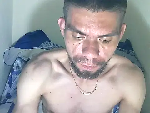 Snapshot of thomas2wood chatting on May 30, 2026, 9:42 pm thomas2wood online show from May 30, 2026, 9:42 pm