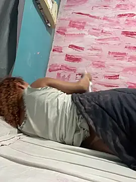 nandinharuivinha22 online show from April 12, 2026, 10:40 am