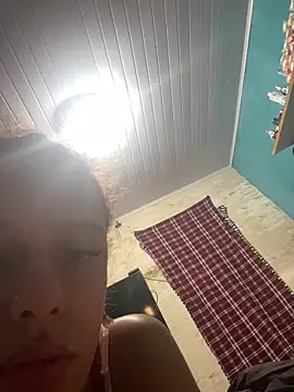 nandinharuivinha22 online show from April 19, 2026, 11:33 am