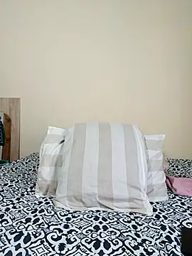 EbonySexySlimxxx online show from May 7, 2026, 11:57 am
