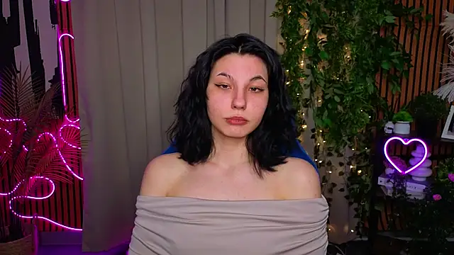 Snapshot of SharonBrowns chatting on April 15, 2026, 6:34 pm SharonBrowns online show from April 15, 2026, 6:34 pm