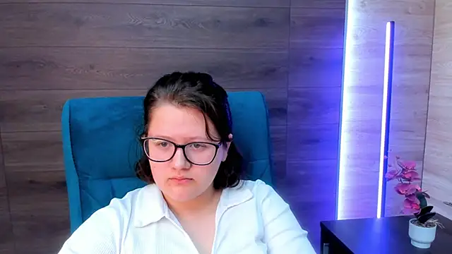 trynotbeingshy online show from April 15, 2026, 8:31 am