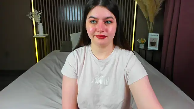 Margaret  Moon online show from May 15, 2026, 8:12 am