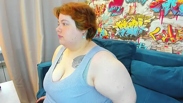 Snapshot of Sew_Sunny chatting on April 10, 2026, 12:50 am Sew Sunny online show from April 10, 2026, 12:50 am