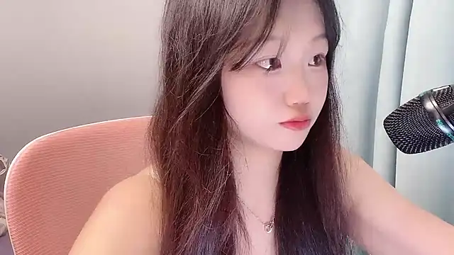 Lilababy00 online show from May 3, 2026, 1:36 pm