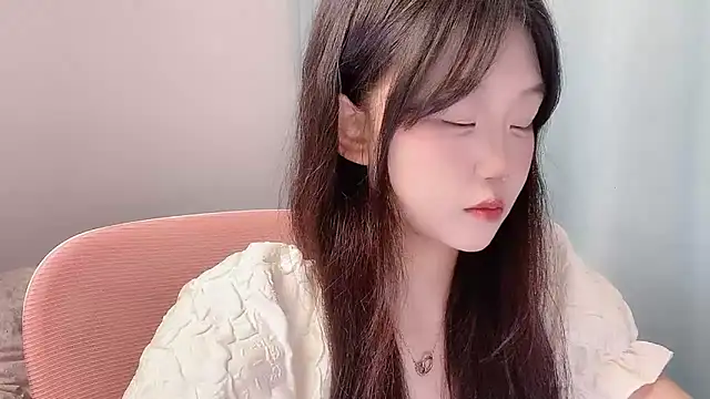 Lilababy00 online show from May 3, 2026, 1:33 am