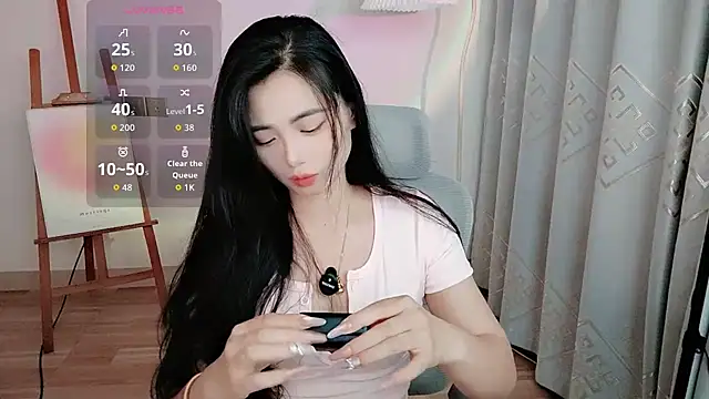 Snapshot of M-CC-M chatting on April 28, 2026, 2:43 pm M-CC-M online show from April 28, 2026, 2:43 pm