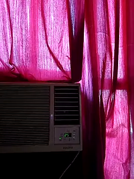 cute dimple0 online show from May 13, 2026, 7:37 am