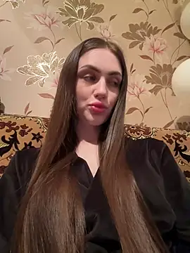 AlinaLove3213 online show from May 10, 2026, 7:05 pm