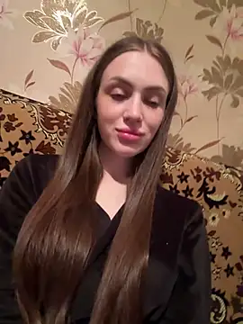 AlinaLove3213 online show from May 22, 2026, 8:29 pm