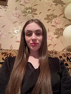 AlinaLove3213 online show from May 12, 2026, 7:42 pm
