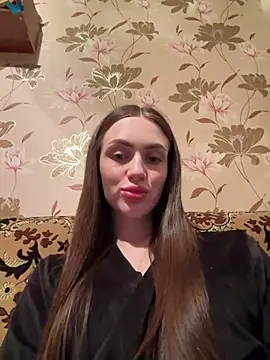 AlinaLove3213 online show from May 17, 2026, 8:42 pm