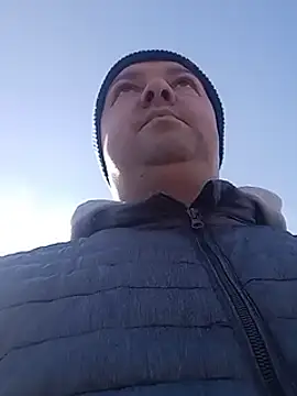 Snapshot of Luceriusbigass chatting on March 4, 2025, 11:19 am Luceriusbigass online show from March 4, 2025, 11:19 am