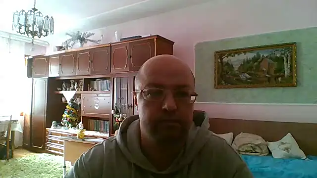 Snapshot of Luceriusbigass chatting on February 15, 2025, 11:28 am Luceriusbigass online show from February 15, 2025, 11:28 am