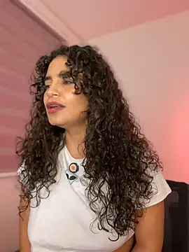 holaRosa online show from June 24, 2026, 9:56 pm