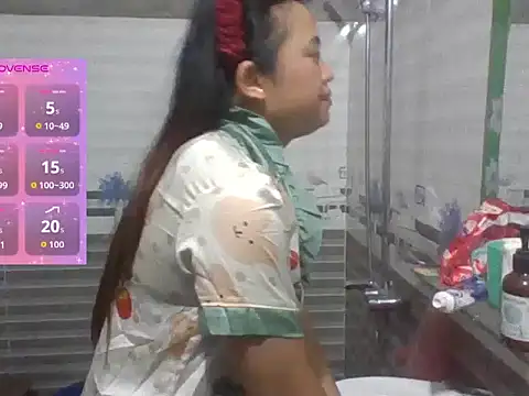 Snapshot of -Pumidy- chatting on April 10, 2026, 11:01 pm -Pumidy- online show from April 10, 2026, 11:01 pm