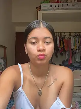 Snapshot of Kloe_zaf chatting on June 5, 2026, 8:58 pm Kloe zaf online show from June 5, 2026, 8:58 pm