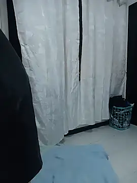 Snapshot of Lannah__ chatting on May 28, 2026, 2:41 am Lannah online show from May 28, 2026, 2:41 am