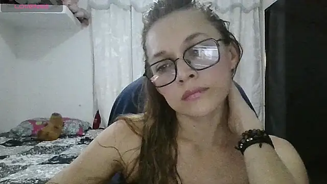 Snapshot of Lannah__ chatting on May 5, 2026, 1:52 am Lannah online show from May 5, 2026, 1:52 am
