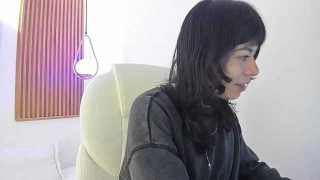 ghostmila online show from April 30, 2026, 12:23 pm