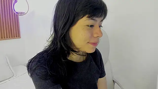 ghostmila online show from May 2, 2026, 1:05 pm