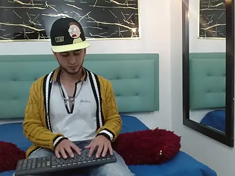 PowerLustX online show from May 13, 2026, 4:41 am