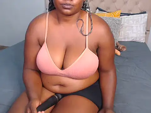 Snapshot of YourWifeyLily chatting on April 10, 2026, 11:45 pm YourWifeyLily online show from April 10, 2026, 11:45 pm