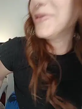 mollysweetx online show from May 6, 2026, 7:40 pm