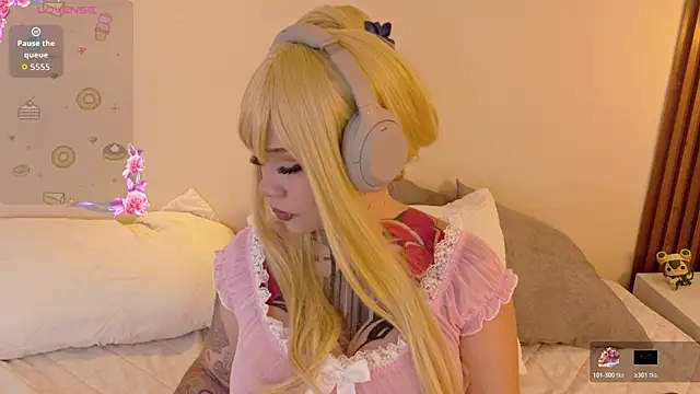 Snapshot of valkyrie_claire_ chatting on April 11, 2026, 1:46 am valkyrie claire online show from April 11, 2026, 1:46 am