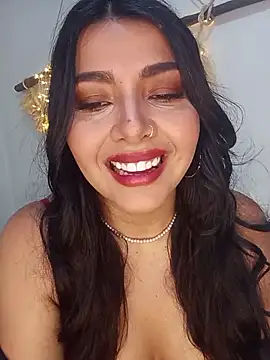 Snapshot of Antonella-corruso chatting on May 7, 2026, 12:48 am Antonella-corruso online show from May 7, 2026, 12:48 am