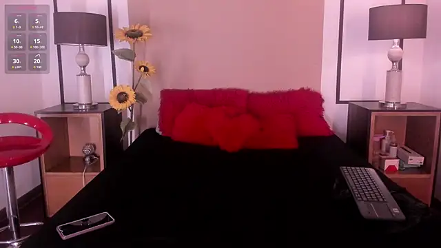 NatashaLuxy online show from July 16, 2026, 7:44 pm
