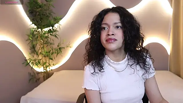 Snapshot of dolcee__ chatting on May 18, 2026, 9:30 pm dolcee online show from May 18, 2026, 9:30 pm