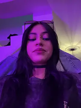 Kattze  online show from April 24, 2026, 2:24 am