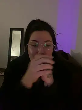 Snapshot of cherryxxox chatting on May 1, 2026, 5:56 am cherryxxox online show from May 1, 2026, 5:56 am