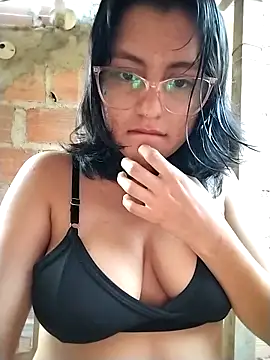 Snapshot of sienna_elara chatting on May 3, 2026, 10:53 am sienna elara online show from May 3, 2026, 10:53 am