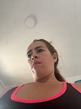Natigoonzalez online show from May 28, 2026, 8:04 pm
