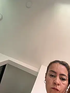 Natigoonzalez online show from May 3, 2026, 5:38 pm