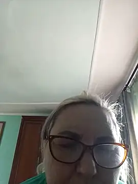 Snapshot of AureliaSky598 chatting on May 1, 2026, 2:11 pm AureliaSky598 online show from May 1, 2026, 2:11 pm