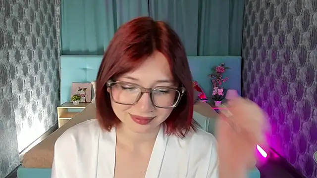 Snapshot of Lessi_Panic chatting on May 31, 2026, 12:49 am Lessi Panic online show from May 31, 2026, 12:49 am
