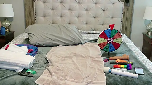 Farrah Fantasy online show from May 4, 2026, 3:59 pm