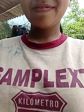 ross001 online show from April 9, 2026, 3:19 am