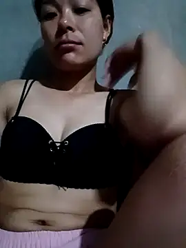 Snapshot of mia0033 chatting on April 9, 2026, 8:26 pm mia0033 online show from April 9, 2026, 8:26 pm