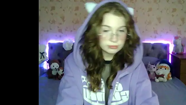 HoneyTangerine online show from April 23, 2026, 3:57 pm