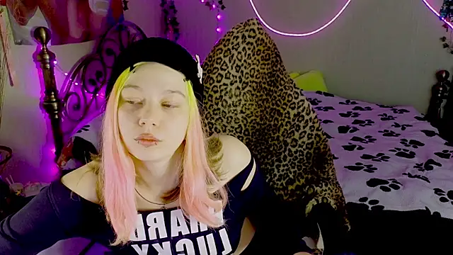 Sansarella online show from March 15, 2026, 3:30 pm