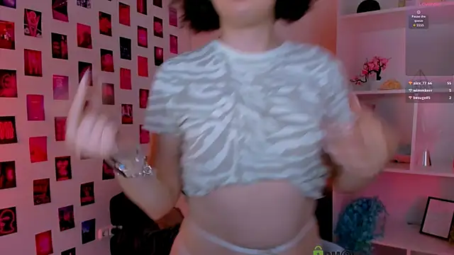 Snapshot of mia_mooon_ chatting on June 23, 2026, 11:52 am mia mooon online show from June 23, 2026, 11:52 am