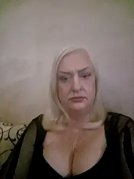 Julia20X online show from April 22, 2026, 1:40 pm